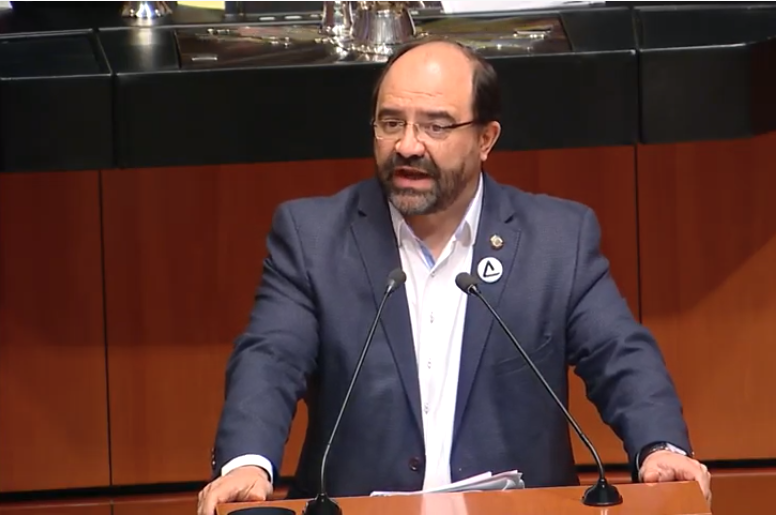 En contra a la Abrogación de la Ley Gral  de la Infraestructura Física Educativa