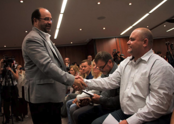 EL SIGLO TORREÓN: Familia LeBarón reclama fracaso del Congreso en seguridad