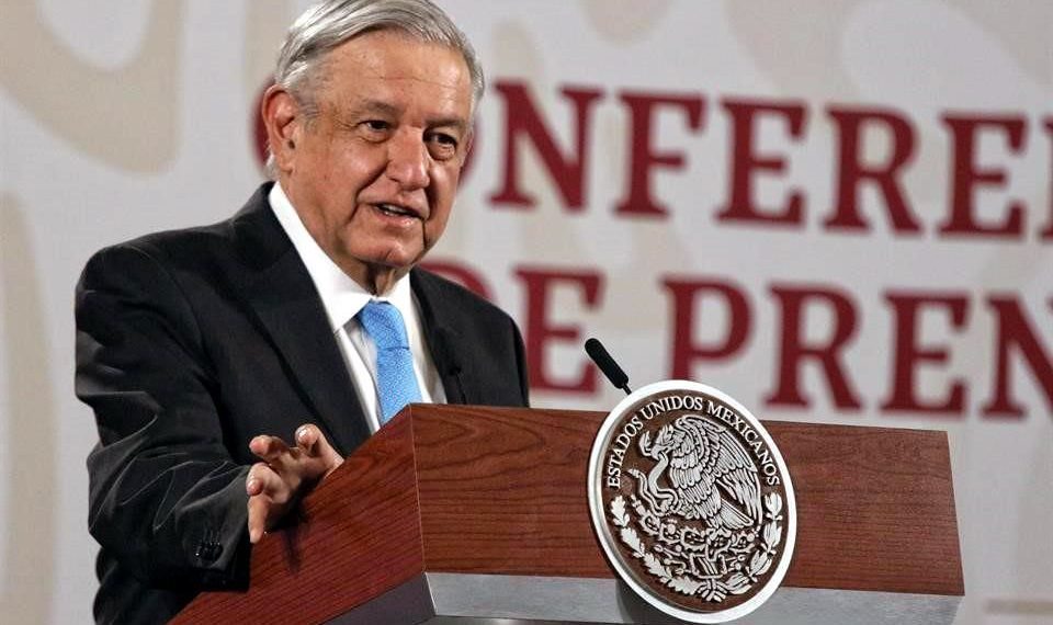 Contradice AMLO a titular de Segob por violencia a mujeres