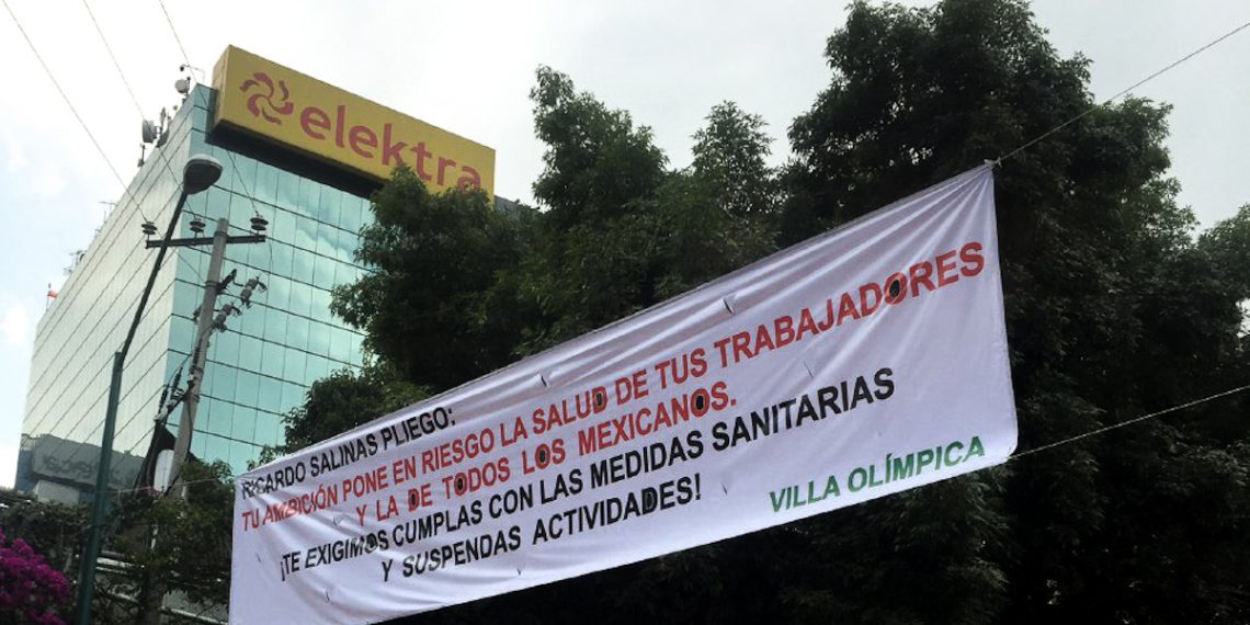 Queman con bombas molotov manta que denuncia a Grupo Salinas