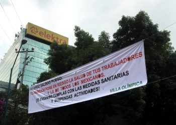 Queman con bombas molotov manta que denuncia a Grupo Salinas