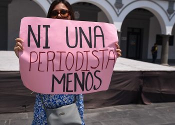 Atentan contra hija de María Elena Ferral, periodista asesinada en Veracruz