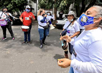 Víctimas celebran renuncia de titular de la CEAV