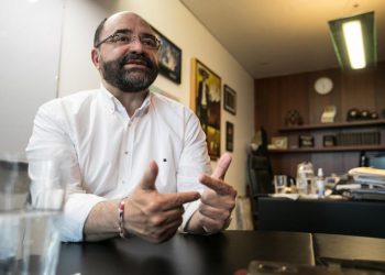 Pide Álvarez Icaza renuncia de la titular de la CEAV
