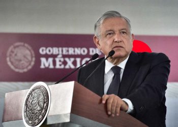 AMLO premia con   $500 MP en contratos a líder sindical ligado a empresas fantasma y defraudación fiscal