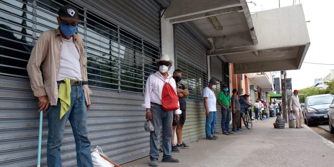 Cómo un cambio en la metodología del semáforo permitió a 16 estados pasar a naranja y reabrir