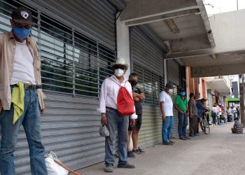 Cómo un cambio en la metodología del semáforo permitió a 16 estados pasar a naranja y reabrir