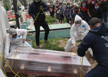 Salud registra 708 muertes más por COVID-19