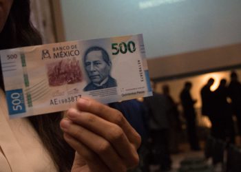 Descuentan a maestros dinero para dar donativo a fundaciones fantasma