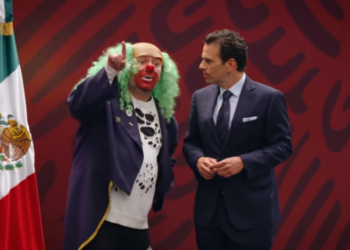 Brozo y Loret se presentan en la mañanera