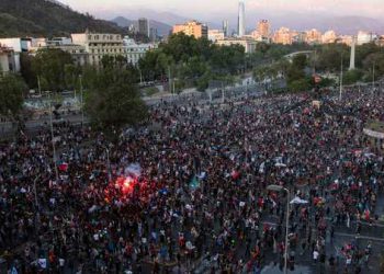 Por aplastante mayoría, Chile sepulta Constitución de Pinochet