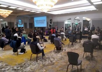 Recibe Oposición a manifestantes por fideicomisos