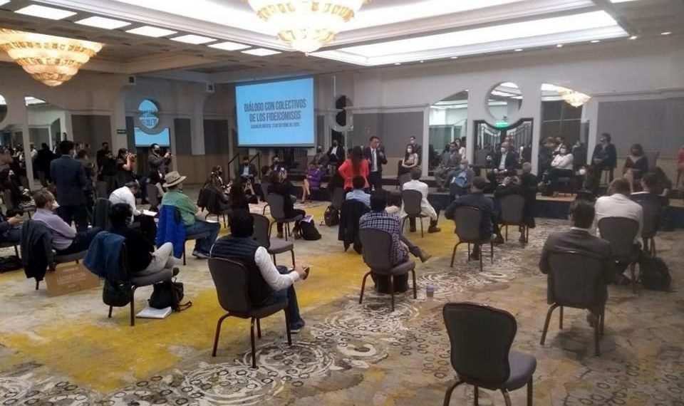 Recibe Oposición a manifestantes por fideicomisos