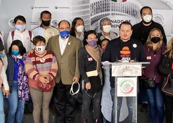 Exbraceros, artistas y víctimas piden a senadores no desaparecer fideicomisos solo por mandato de AMLO