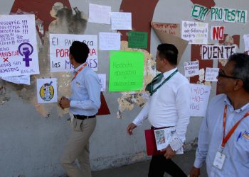Profesor procesado por hostigamiento sexual sigue dando clases en Universidad de Oaxaca