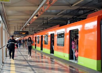 Estalla disputa por L12 del Metro.