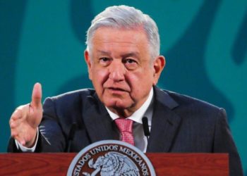 AMLO usa recursos de dictadores