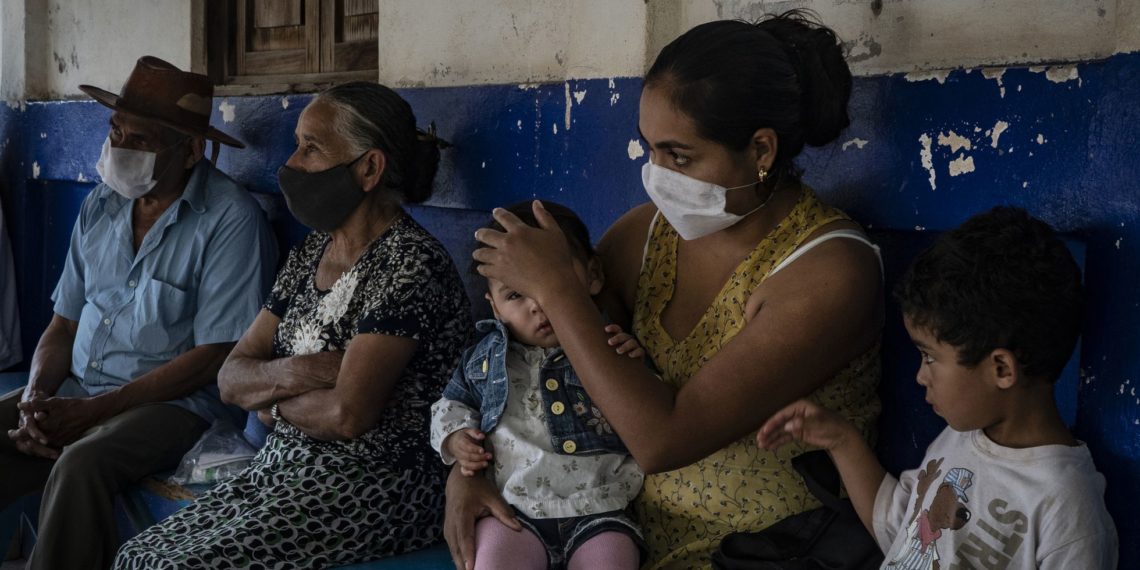 Falta de medicamentos, feminicidios, desempleo: el deterioro de la vida en México