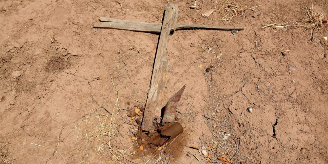 Crisis forense: más de 30 mil cuerpos sin identificar están enterrados en fosas comunes