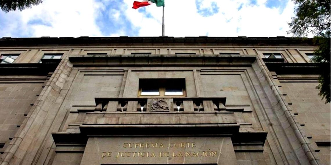 Corte declara inconstitucional la “Ley Chayote” impulsada por Peña Nieto