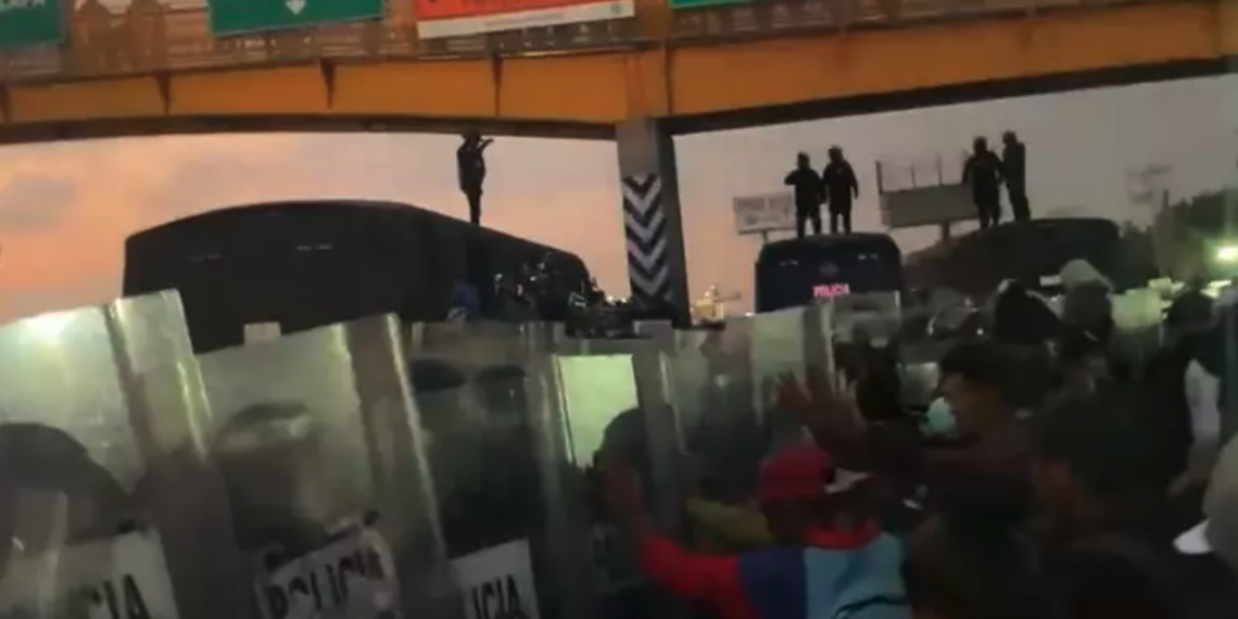 Justifica Sheinbaum actuar de la Policía ante migrantes