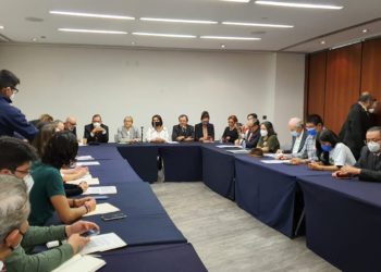 Reunión con estudiantes y profesores del CIDE