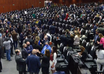 Soldados en la tribuna del Congreso