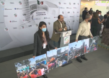 Denunciamos: familias Otomíes desalojadas por el #GobCDMX llevan 26 hrs secuestradas por autoridades