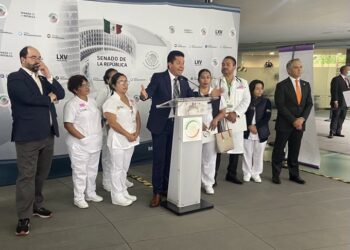 Enfermeras y enfermeros en Michoacán carecen de base laboral y prestaciones salariales