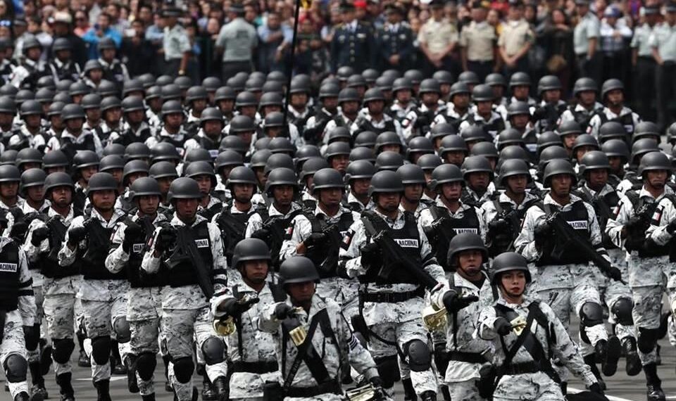 Alerta HRW por estrategia fallida de militarización de AMLO