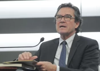 Tribunal ordena restituir a Edmundo Jacobo en el INE