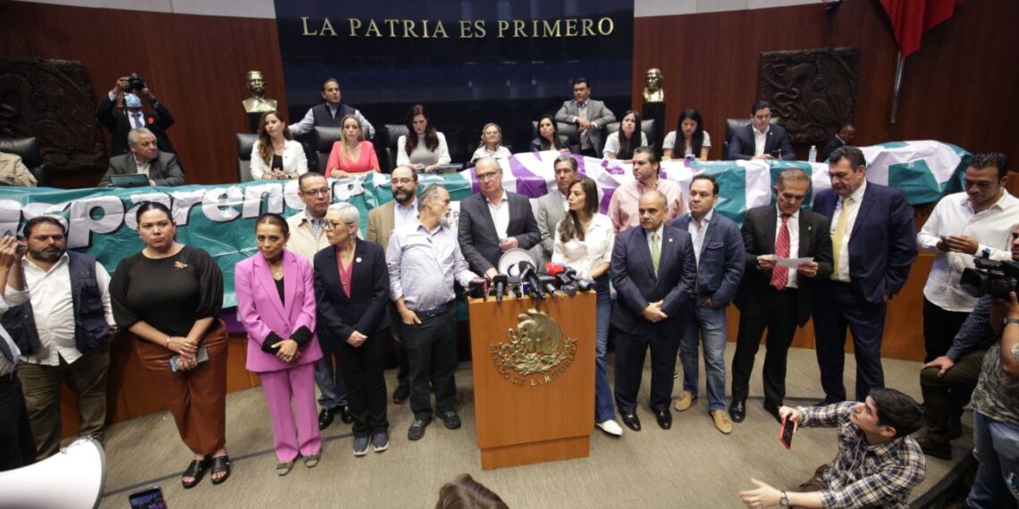 ¿Por qué senadores tienen tomada la tribuna? Esto nos dijo Emilio Álvarez Icaza