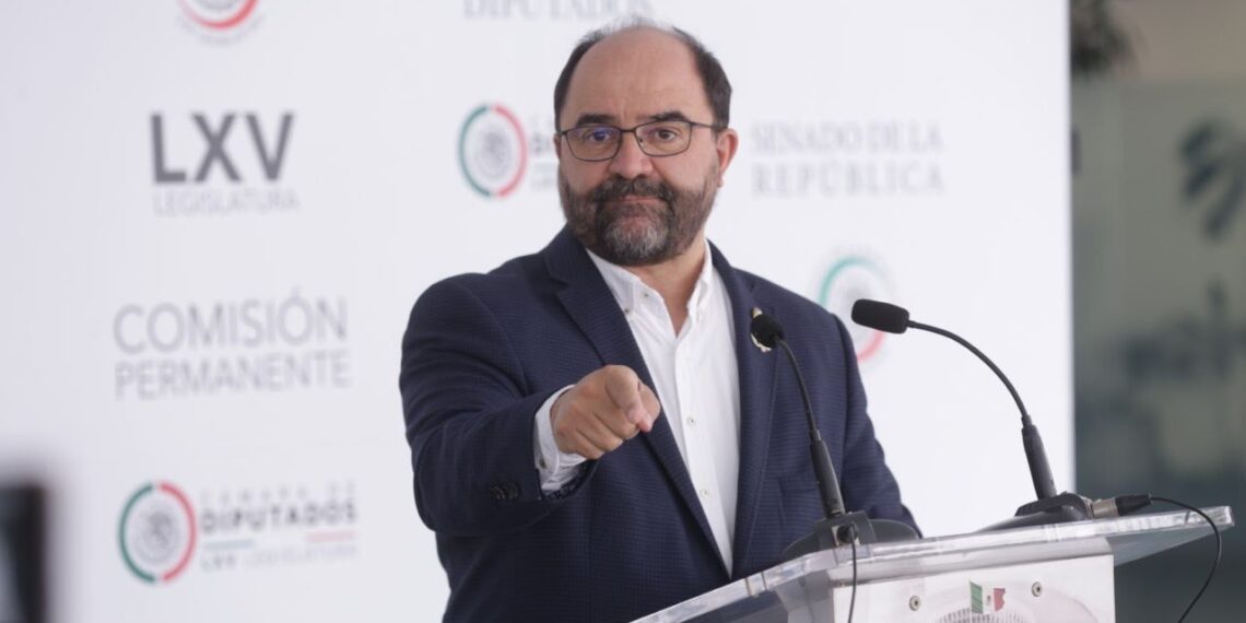 El titular del Ejército debe aclarar de dónde obtuvo los recursos para comprar un departamento de superlujo