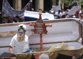 Indigna a ciudadanos protesta de Morena contra ministros de la Suprema Corte