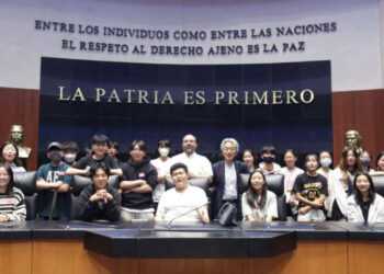 Encuentro con estudiantes de la Asociación de Inmigrantes Coreanos
