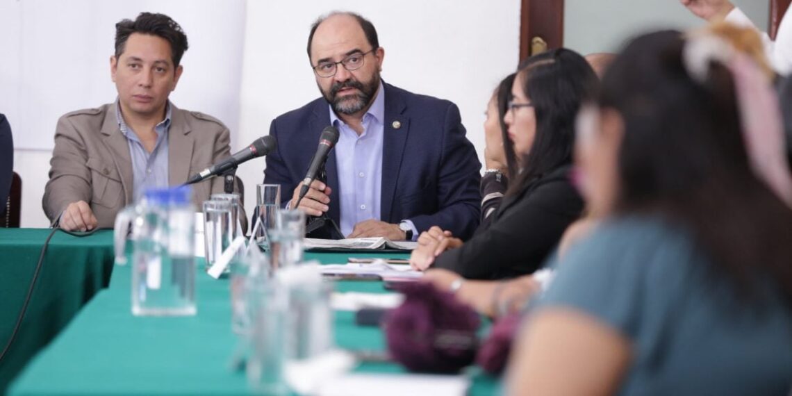 Se reúne  Álvarez Icaza con inconformes por reelección de Fiscal de CDMX