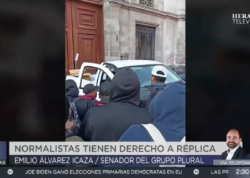 “AMLO es un cobarde” Emilio Álvarez Icaza niega tener influencias sobre familiares de normalistas