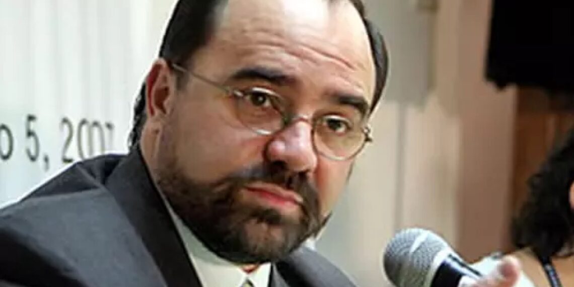 Álvarez Icaza se va al PRD