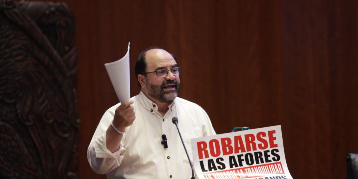 La reforma a pensiones es un agandalle para quedarse con el dinero de trabajadores, sin informarles