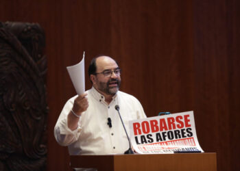 La reforma a pensiones es un agandalle para quedarse con el dinero de trabajadores, sin informarles