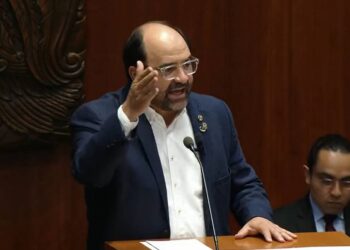 Álvarez Icaza se incorpora al PRD en el Senado; seguirá en el bloque de contención, aclara