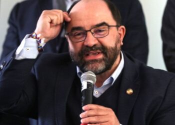 Emilio Álvarez Icaza se suma a la bancada del PRD en la Cámara Alta